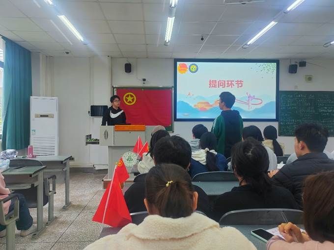 会议室里的人们 AI 生成的内容可能不正确。